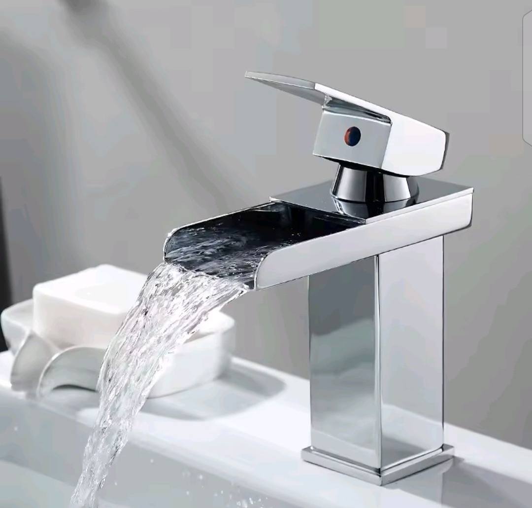 Waterfall Short bathroom Vanity Besone Faucet